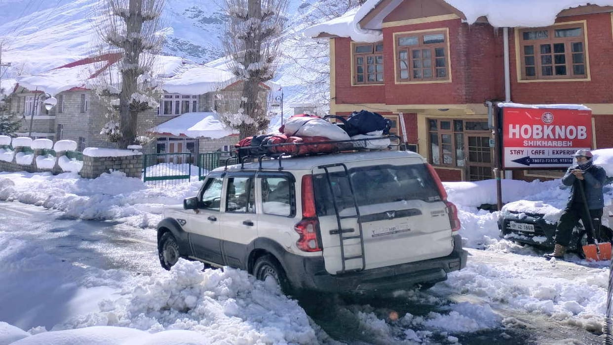 Himachal: 15 thousand employees will be deployed to restore roads closed due to snowfall, holidays canceled