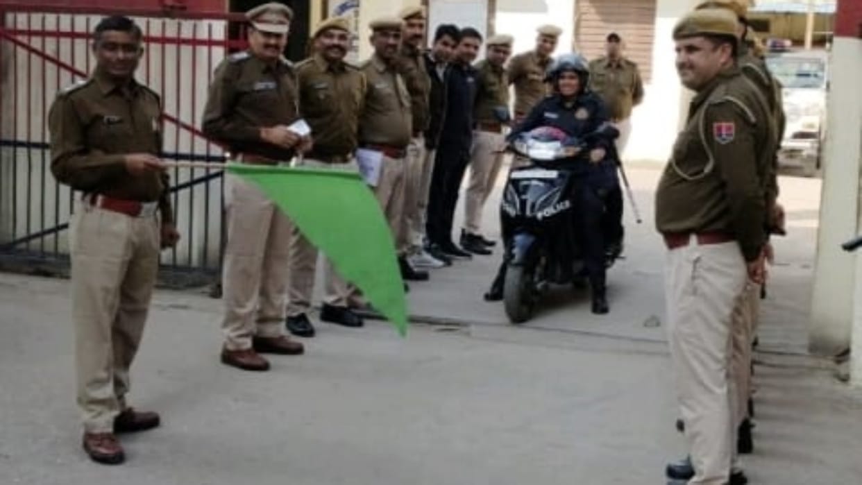Sirohi News: Women police will patrol on two-wheelers and keep a vigil on those who molest women in Abu Road
