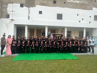 Make dupatta-pen a weapon and attack miscreants, 210 girl students learned the tricks of kick and punch