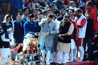 Uttarakhand: कैबिनेट बैठक के बाद पूरा दिन धर्मनगरी में रहे सीएम, गंगा आरती की, हरिद्वार को दी ये बड़ी सौगात CM Dhami performed Ganga Aarti big announcement for Haridwar Light and show will be held at Har Ki Pauri