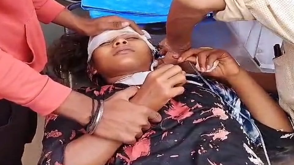 When conversation stopped in Bilaspur youth attacked student with sharp weapon
