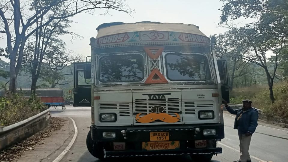 Dead body of Bareilly truck driver found in Naxal affected area in Kabirdham