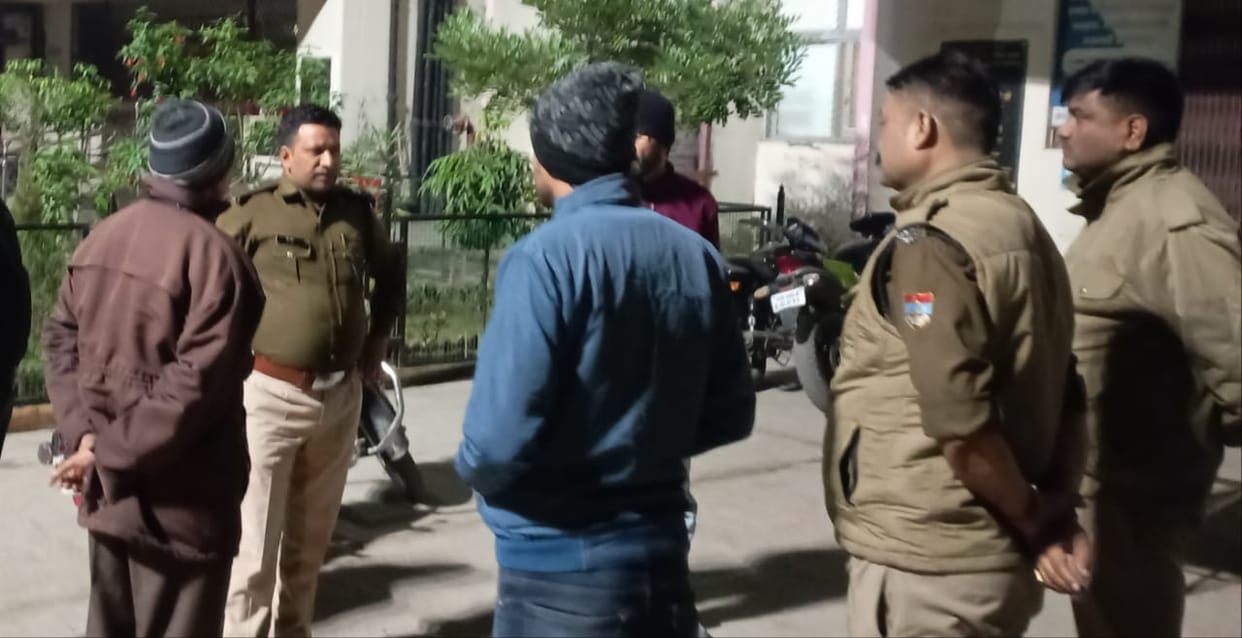 Uttarakhand Crime News Masked miscreants entered in shop and shot the  jewellers in Khatima