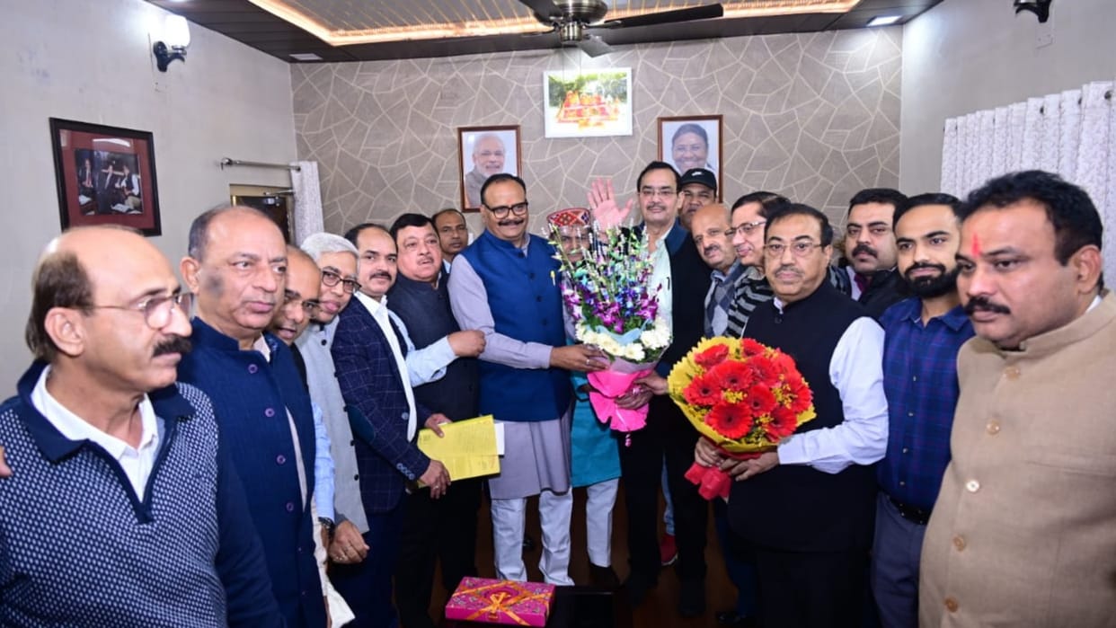 Sindhi community representatives meet to Deputy CM Brajesh Pathak.
