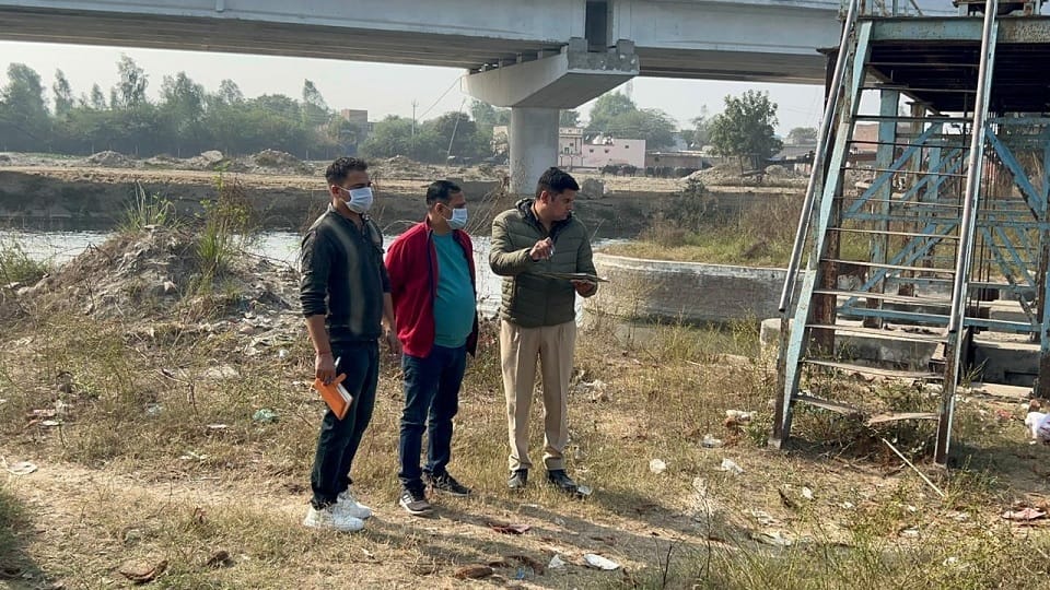 Woman body found in Western Yamuna Link Canal in Sonipat, finger print expert team collected evidence