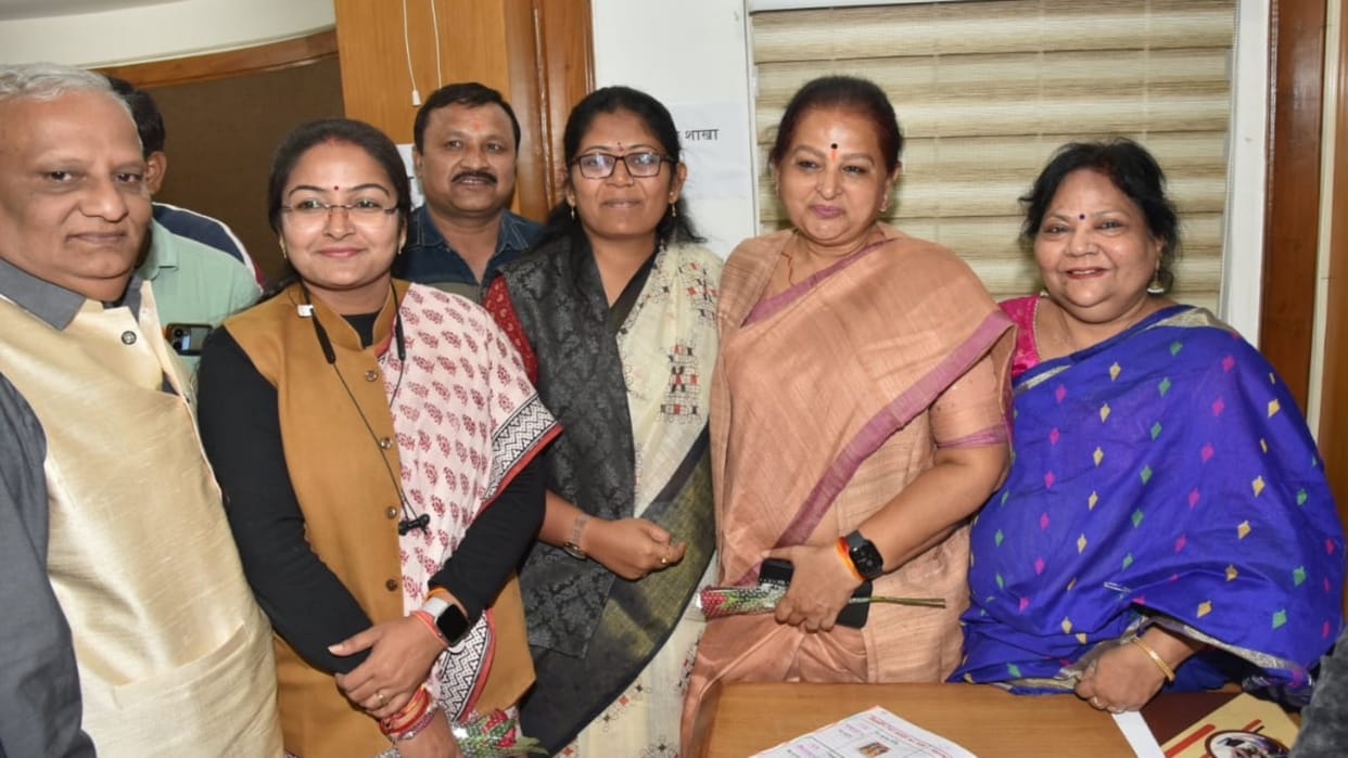 MP Vidhansabha News Newly elected MLA reached Assembly took information about facilities