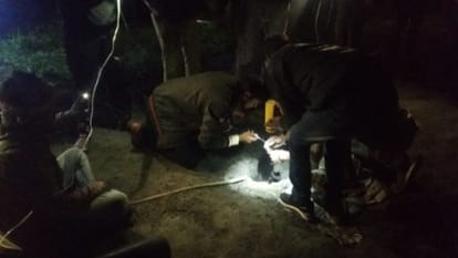 बोरवेल में गिरी मासूम का रेस्क्यू जारी