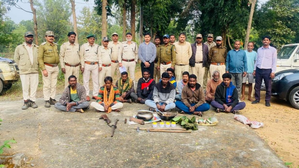 Umaria News 10 people arrested for hunting chital