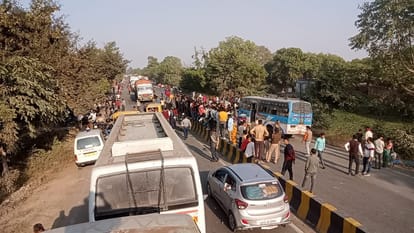 Villager dies after being hit by private bus on bareilly mathura highway