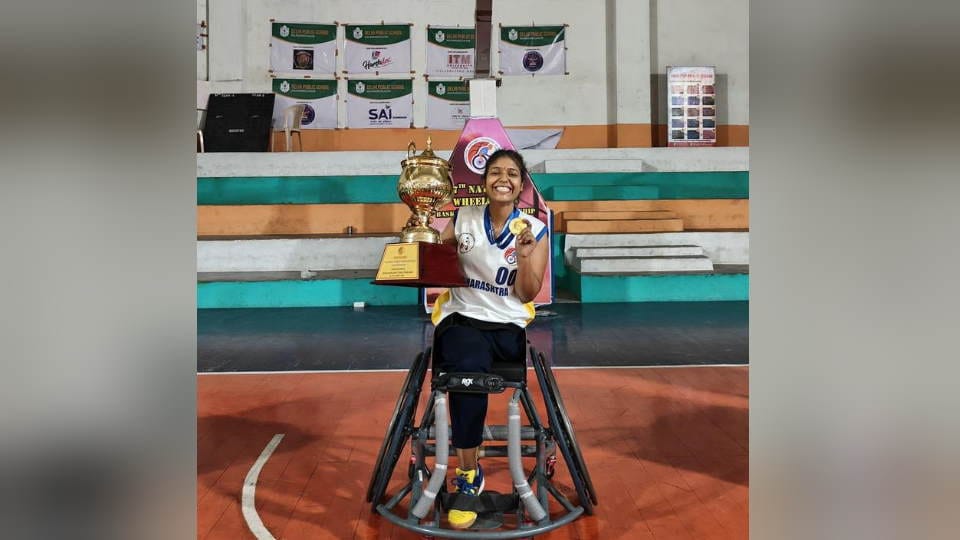 Dehradun News Para athlete Sakshi Chauhan become an example encouraging others with her stories