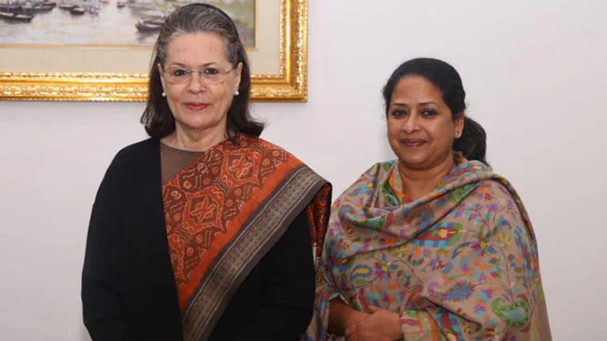 Sonia won't make me PM: Pranab told daughter Sharmistha after 2004 drama