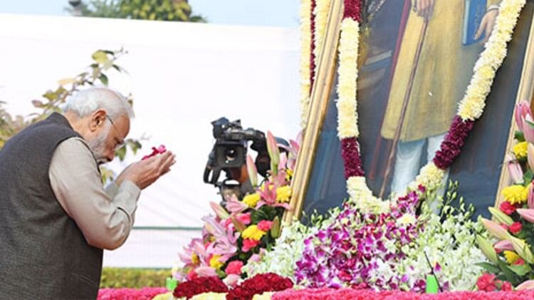 PM Modi and other politicians pays tribute to Dr BR Ambedkar on his death anniversary