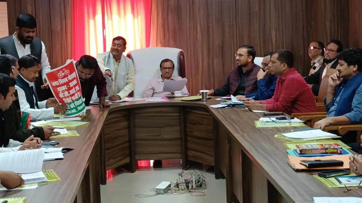 To make Municipal Corporation self reliant commercial complex will be built in city