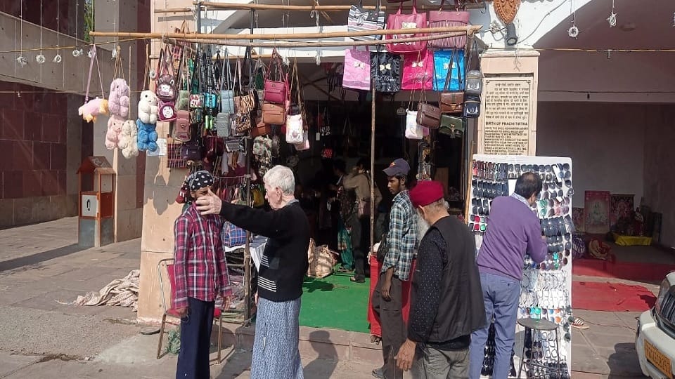 International Geeta Jayanti Mahotsav, Craftsmen and artists started reaching Kurukshetra