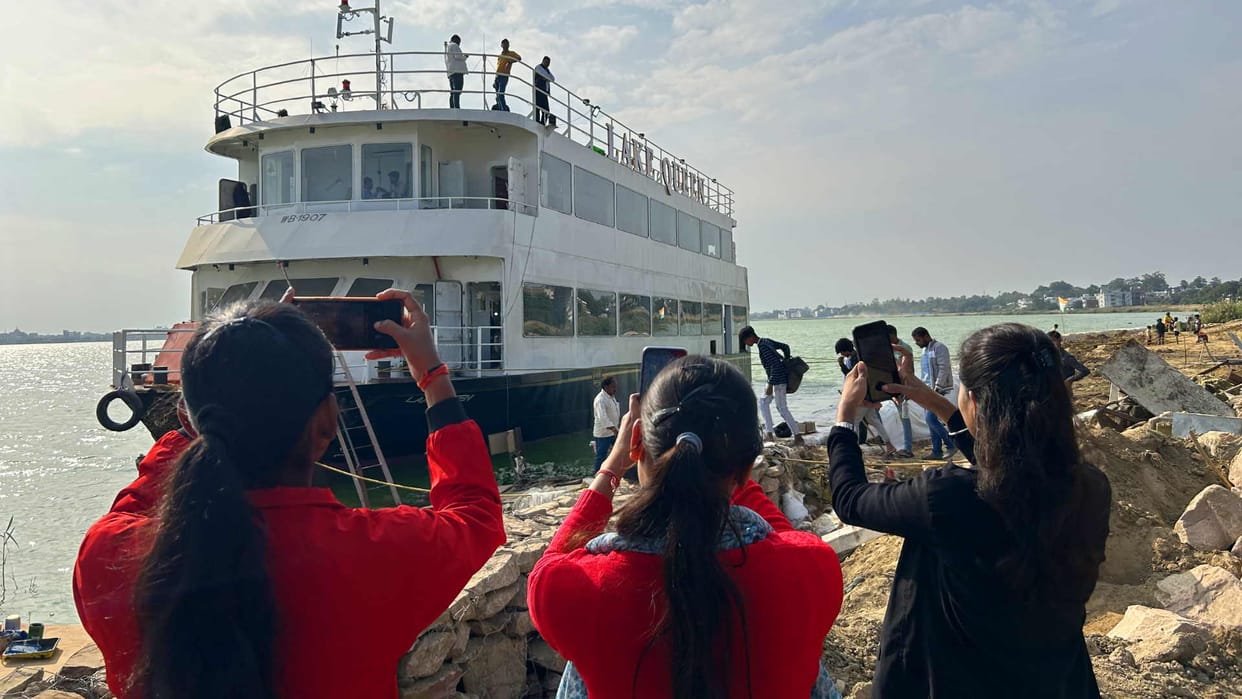 You will enjoy a 5 star hotel in a cruise equipped with modern facilities