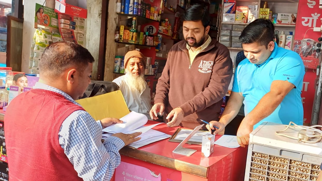 UP : Raid on medical stores in Baghpat and samples of four medicines sent for testing