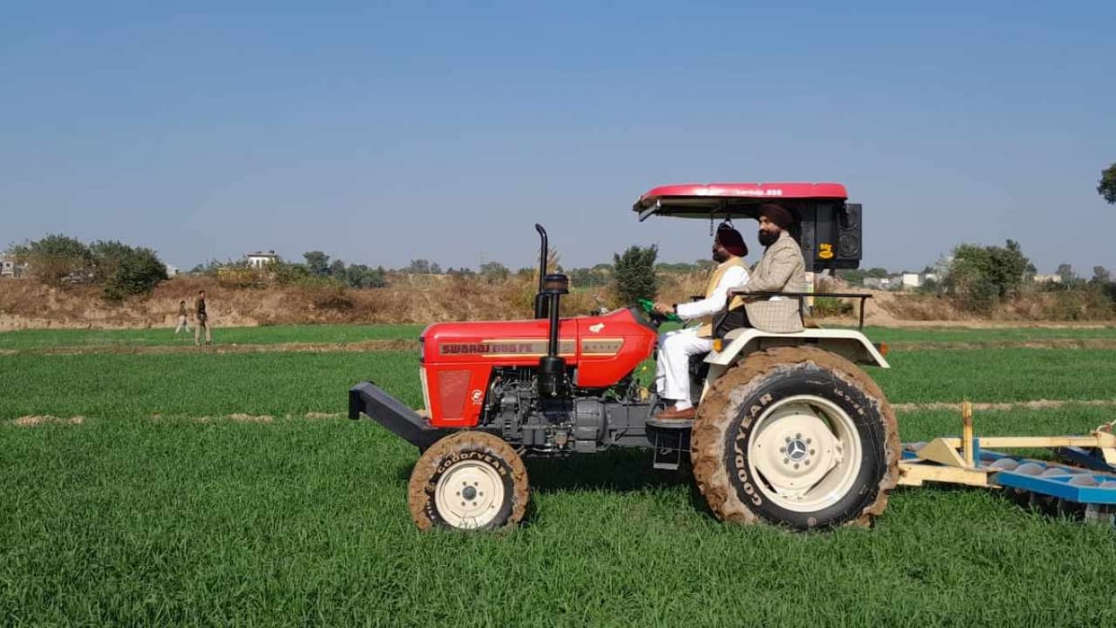 Punjab Panchayat Minister himself freed 100 acres of land from encroachment by driving a tractor in Punjab