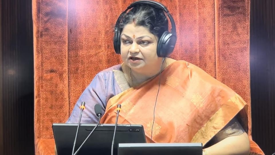 Chandauli daughter-in-law Rajya Sabha MP Darshana Singh conducted Rajya Sabha