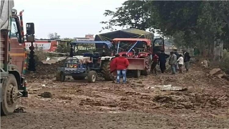 Cg:चार दिन से बंद है बिलासपुर नेशनल हाईवे, आवागमन पूरी तरह से ठप; प्रशासन अनजान – Bilaspur National Highway Closed Due To Rain In Kabirdham