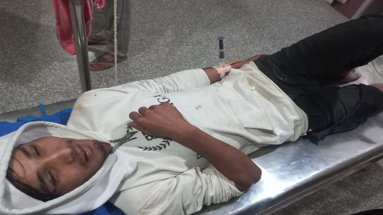 Bihar Young man making reels of bike stunt injured in Bettiah