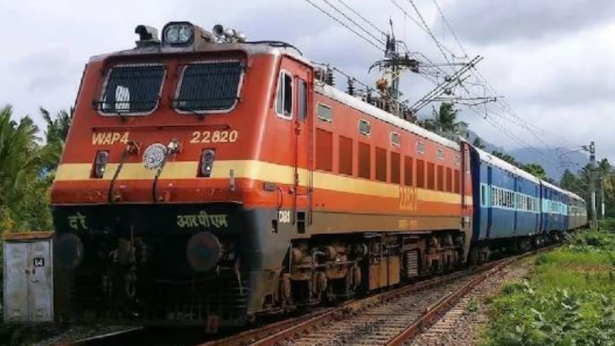 Train Many trains passing through Bihar cancelled route of 17 trains changed