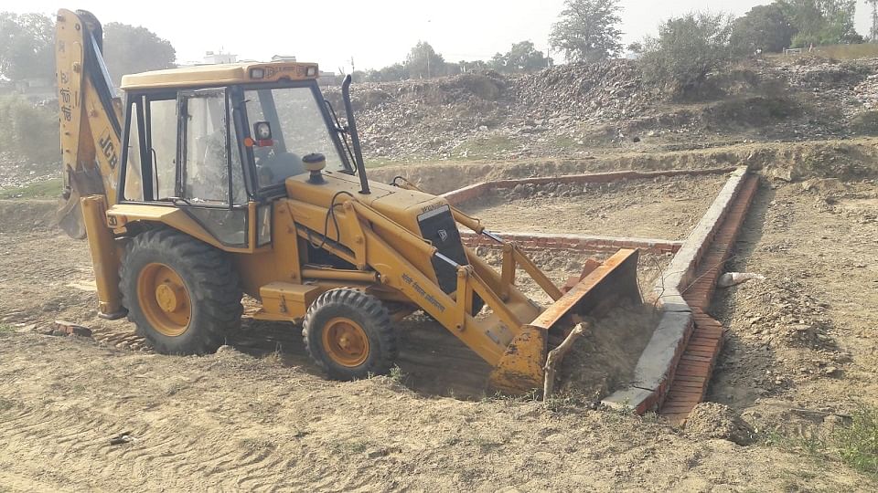 BDA Bulldozer Runs On Illegal Colony In Bareilly