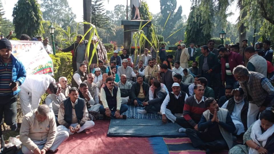Dehradun News Former CM Harish Rawat silent fast in support of farmers Today