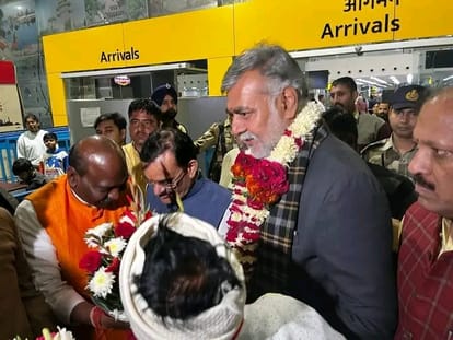 Mp Election:cm की रेस में आगे चल रहे प्रहलाद पटेल पहुंचे भोपाल, वरिष्ठ नेताओं से आशीर्वाद लेकर आए