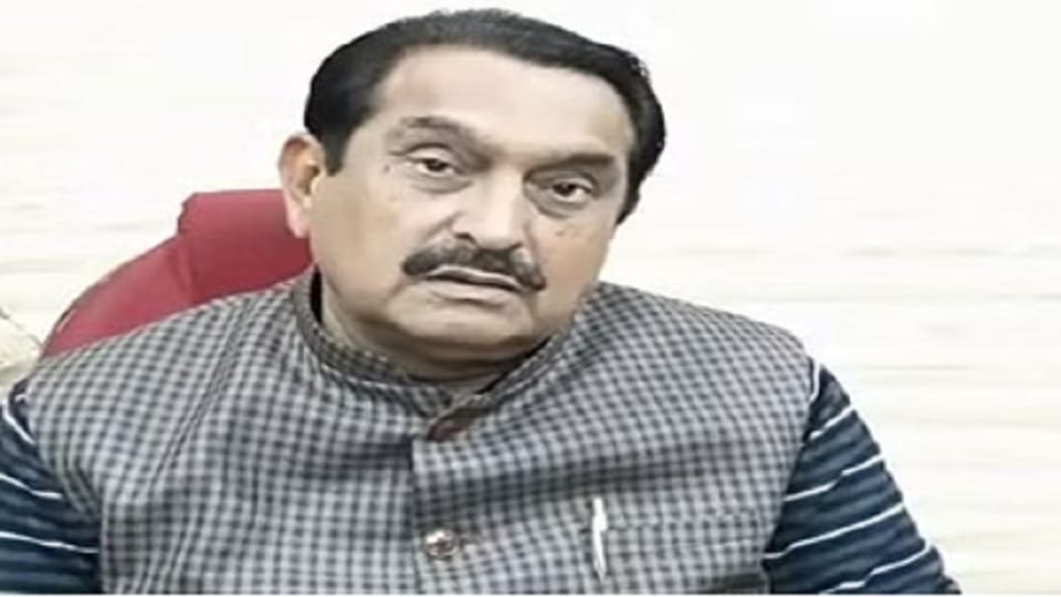 MLA Tilak Raj Behar got angry during the inauguration of the crushing session of sugar mill in Kichha