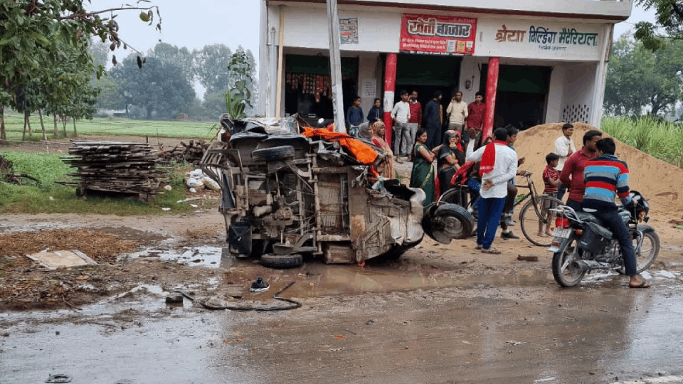 Three died when truck collided with an auto in Azamgarh