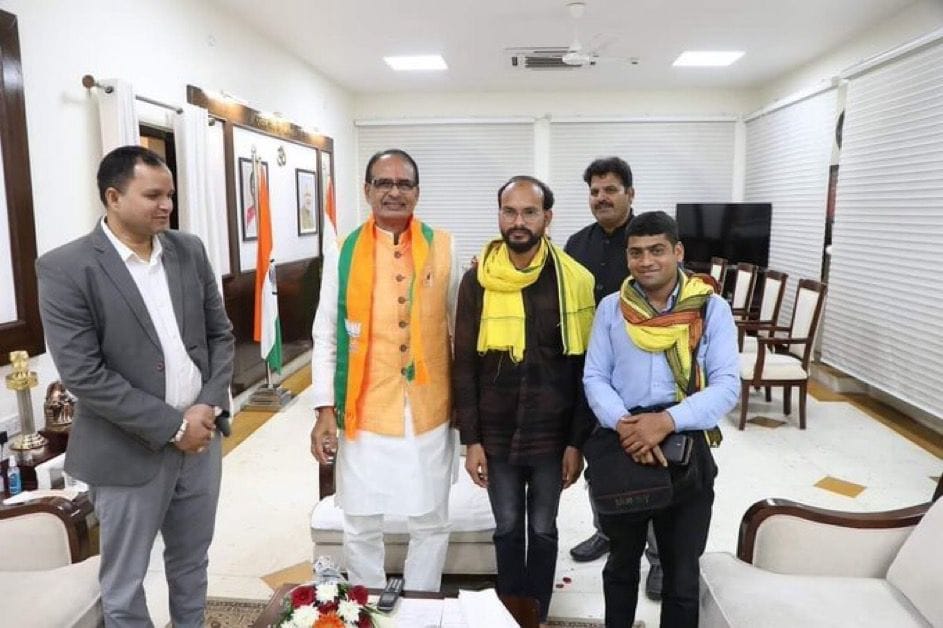 MP Politics: Dodiar expressed his desire to become a minister in front of CM, Kamleshwar is the poorest candid