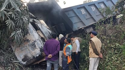 Youth burnt alive in road accident in Nalanda, horrific collision between two trucks on the road; sudden fire