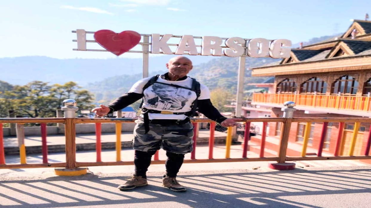 Le Bowers reached Manali on foot to raise funds for ex servicemen