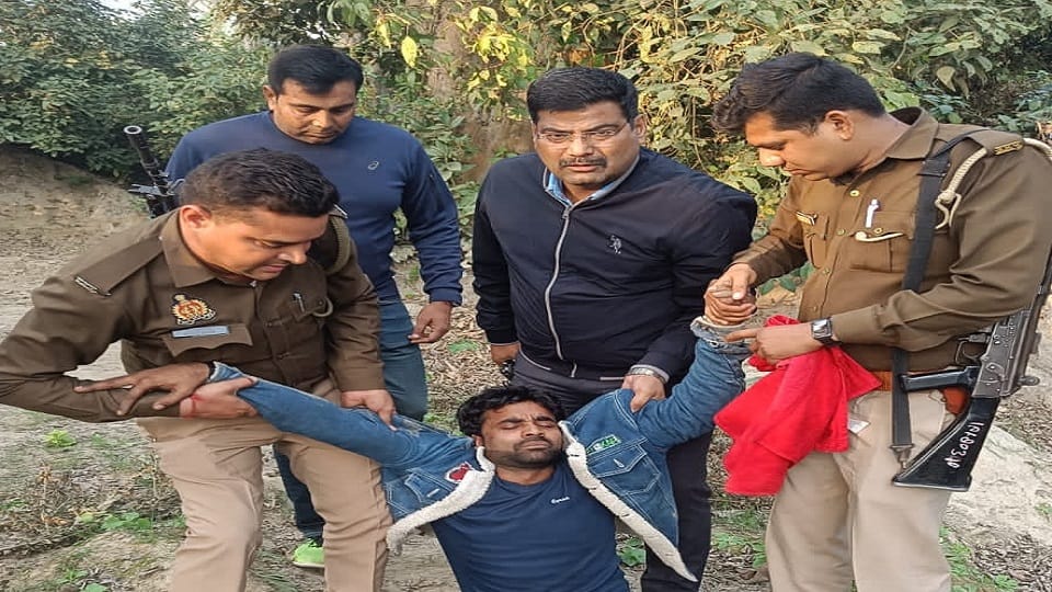 Criminal carrying reward of Rs 25,000 arrested in police encounter in Moradabad