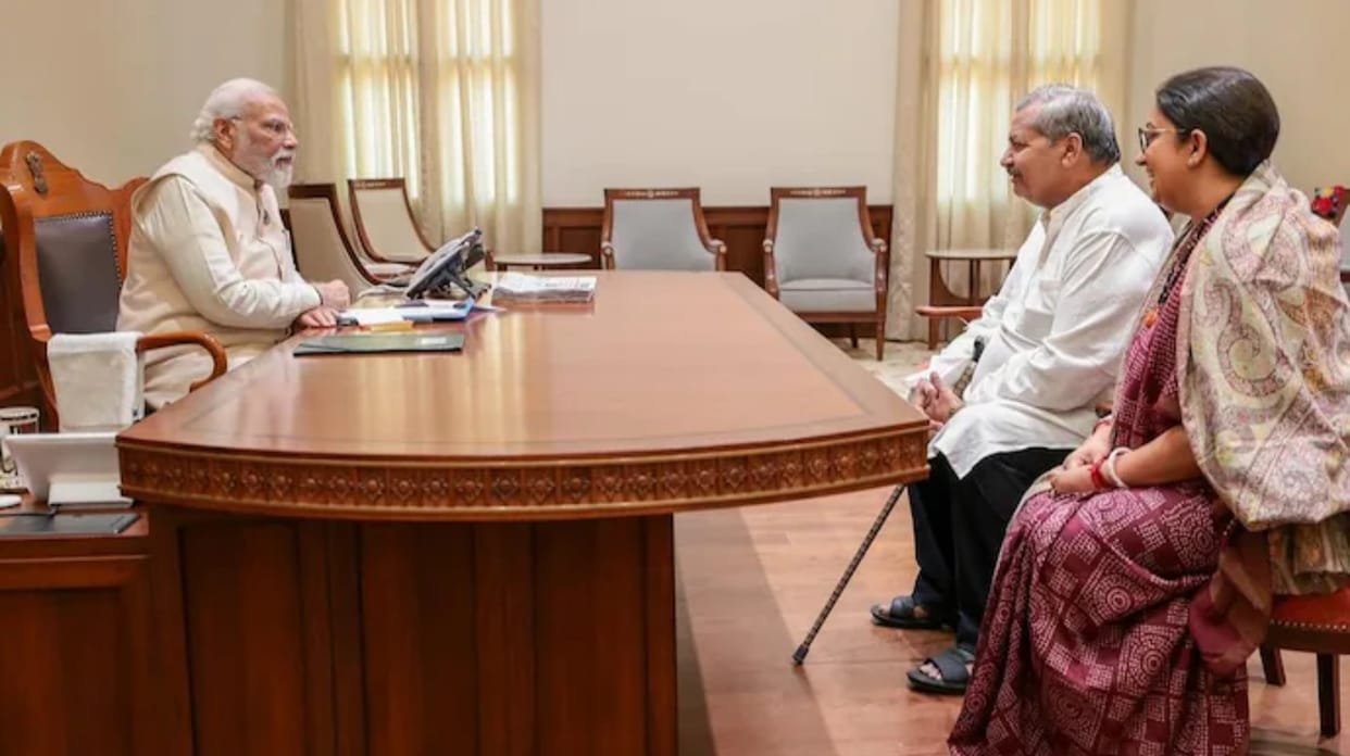 Union Minister Smriti Irani and her father had a meeting with Prime Minister Narendra Modi on Thursday