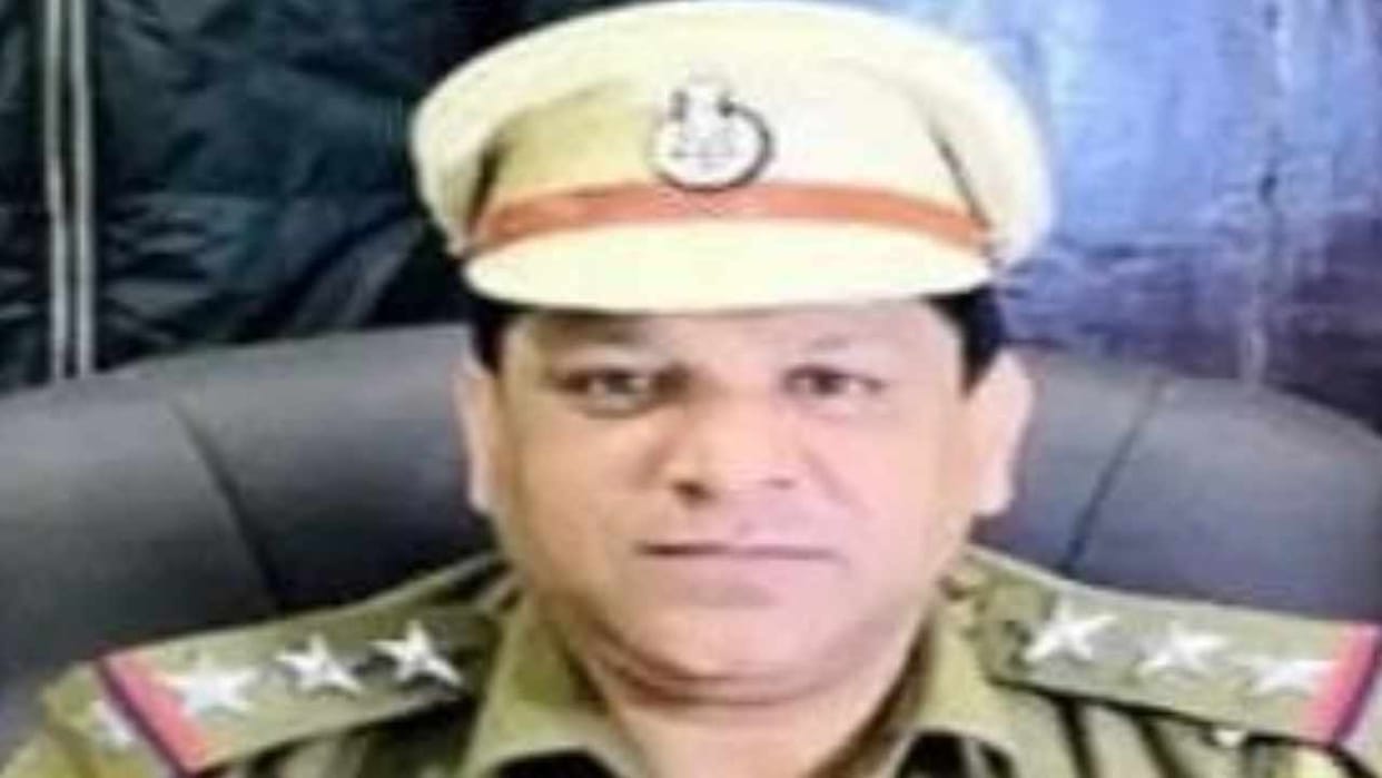 SHO arrested for taking bribe in Jalandhar and Video of traffic policemen in Amritsar goes viral