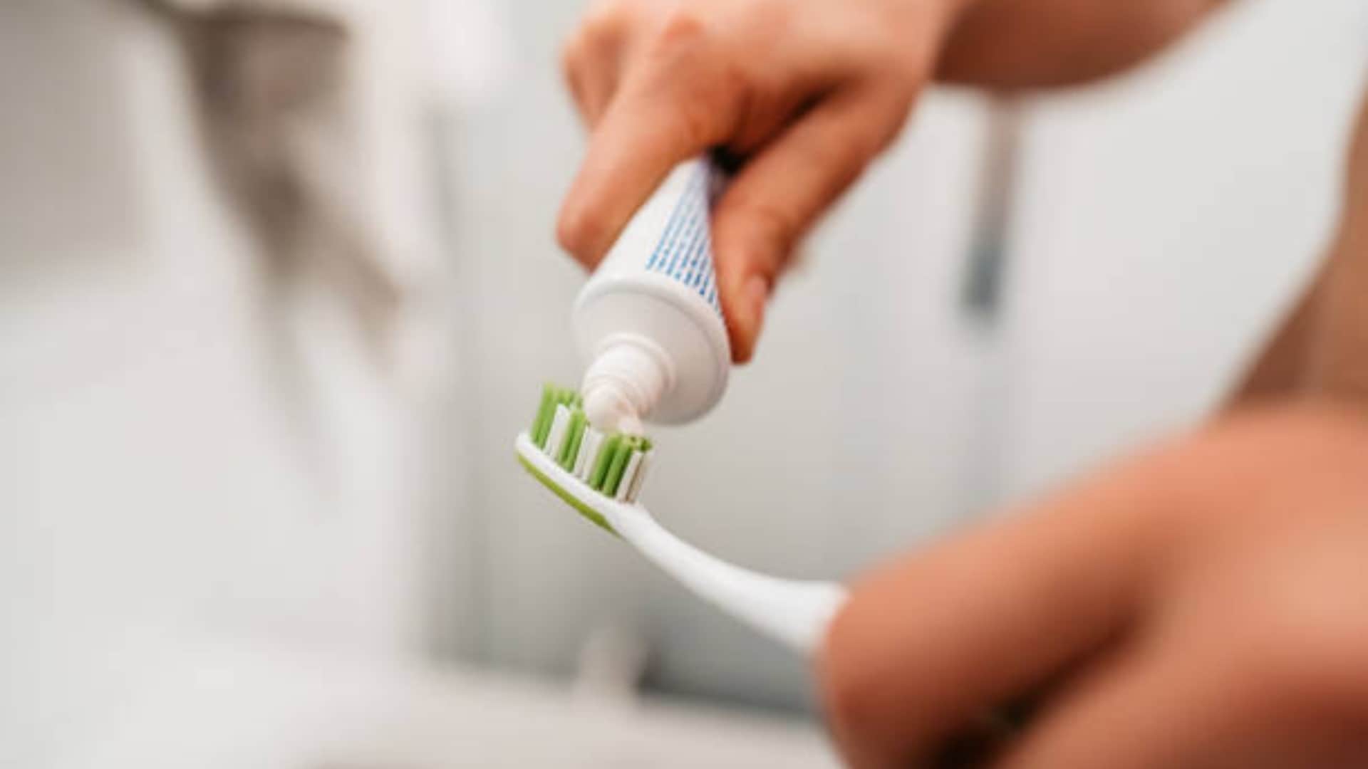 Brazilian weird Habits everyone is brushing their teeth at work
