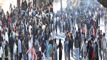 Queen of Hills started buzzing with tourists, booking increased for weekend