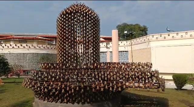 21 feet high Shivalinga is being made from 1500 Shivalingas, like Mahakaleshwar, it will also face south.