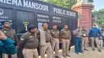 साइमा मंसूर पब्लिक स्कूल के गेट पर सुरक्षा व्यवस्था