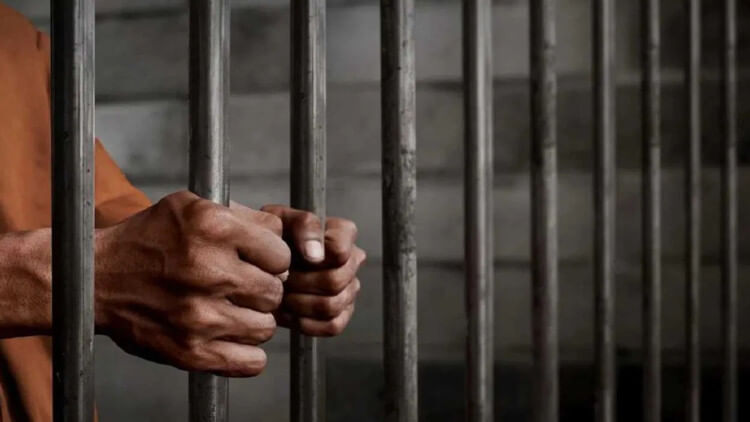 Jaunpur: बयान से मुकरी दुष्कर्म पीड़िता, DNA जांच व पहले बयान के आधार पर कोर्ट ने आरोपी को सुनाई 20 साल की सजा