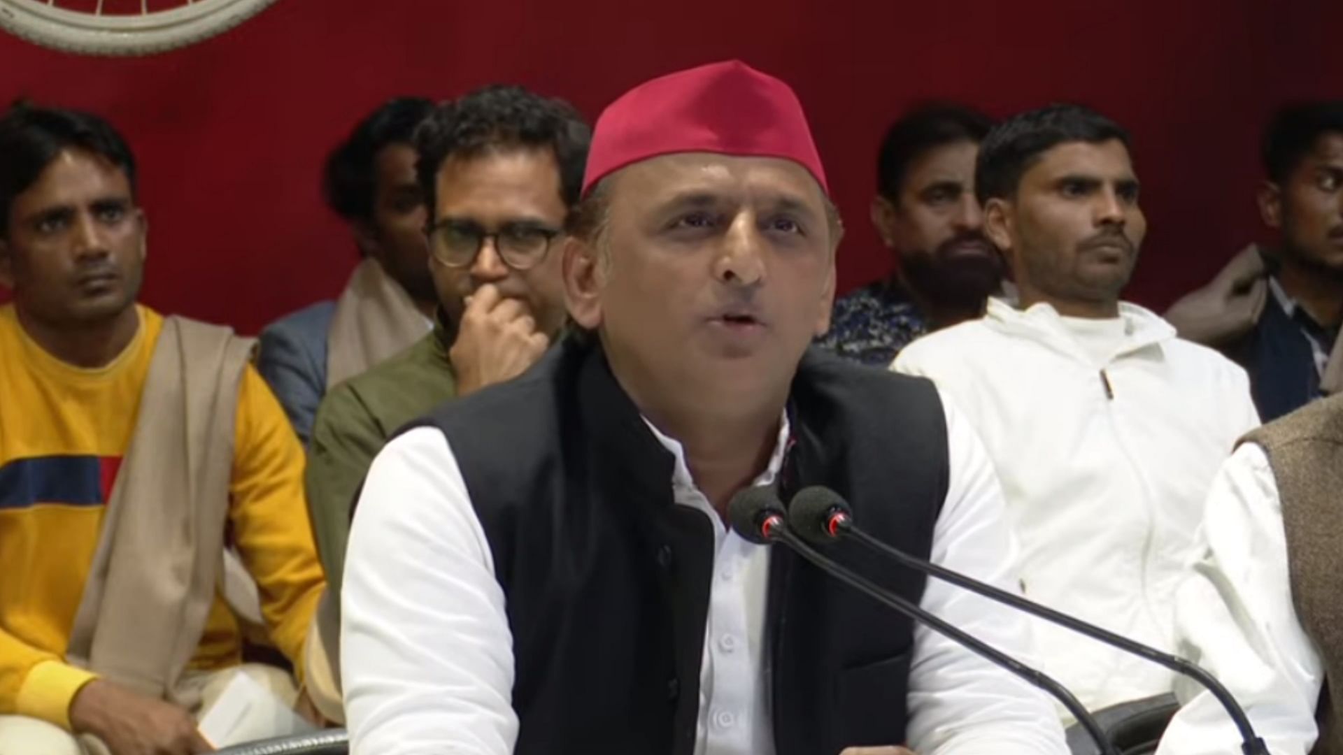 Akhilesh Yadav Said: Congress Does Not Invite Us To Its Programs, But Seats  Will Be Distributed Soon - Amar Ujala Hindi News Live - अखिलेश यादव  बोले:कांग्रेस हमें अपने कार्यक्रमों में नहीं बुलाती, पर जल्द होगा गठबंधन  में सीटों का बंटवारा