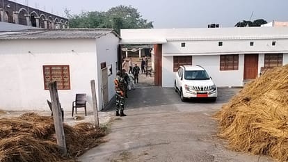 Bihar News: ED team reached the hideout of Toppers scam accused, raiding many places including college, house