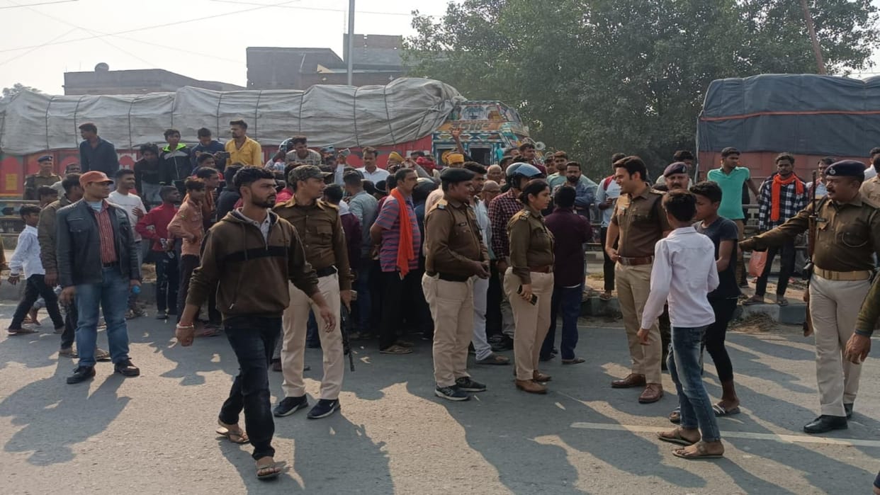 Bihar: Truck crushed two bike riders in Gopalganj, one died; Villagers blocked NH 27