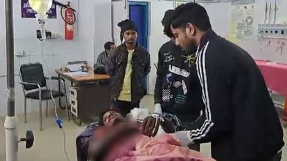 Bihar Crime: पुश्तैनी घर को लेकर नशे में बड़े भाई ने तलवार से किया हमला; छोटे भाई की जान पर बन आई, पटना रेफर Drunken elder brother attacked younger brother with a sword on his neck in Jamui; Referred to Patna