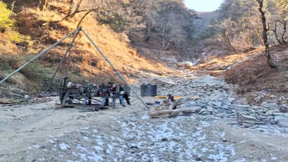 Kullu News: अब तीन जगहों से हो रहा जलोड़ी सुरंग का सर्वे, तीसरी मशीन की तैनात Now survey of Jalodi tunnel is being done from three places, third machine deployed