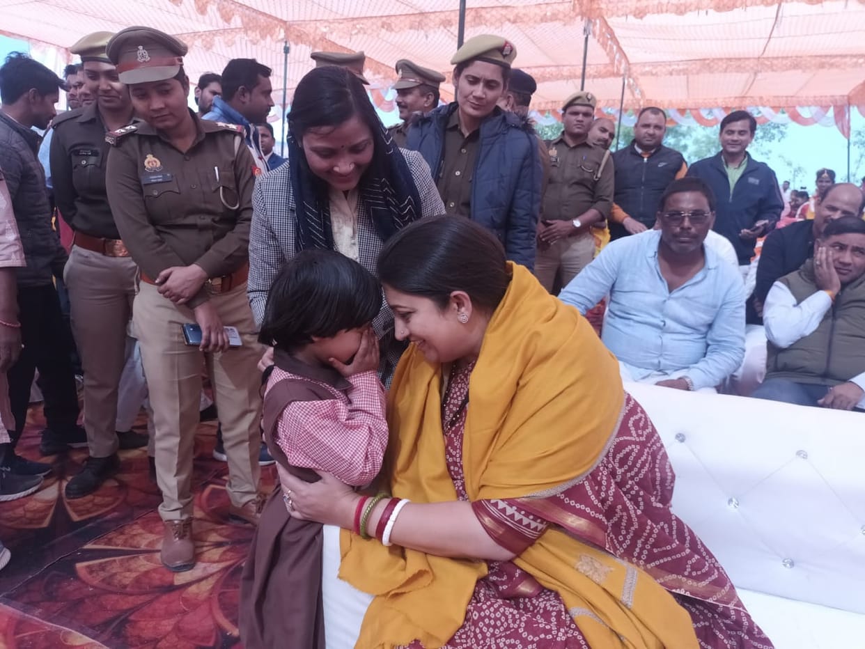 Smriti Irani attacked Gandhi family and said there are no facilities in Amethi