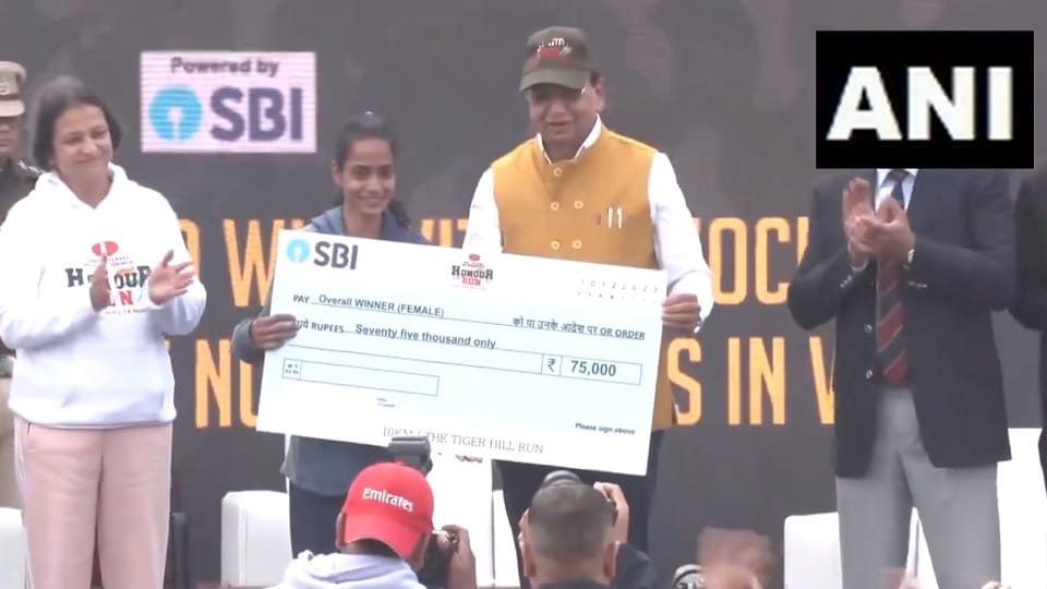 Delhi: Indian Army organises Army Veterans Honour Run at Nehru Stadium.