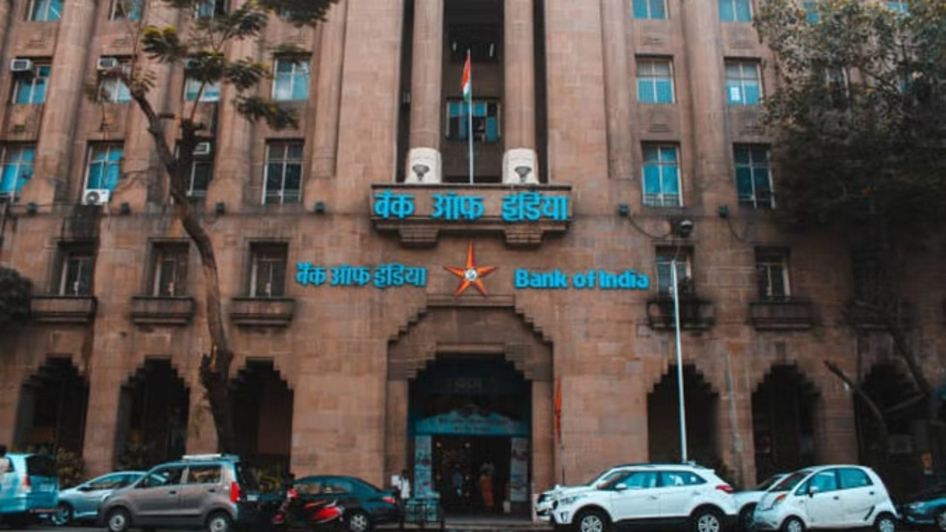 Bank locker agreement: Locker holders should sign revised locker agreement before this date
