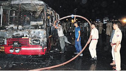Bareilly Accident: छह साल पहले रोडवेज बस बनी थी आग का गोला, जिंदा जल गए थे 24 यात्री; अब कार हादसे ने झकझोरा Six years ago 24 passengers were burnt alive in roadways bus fire in Bareilly